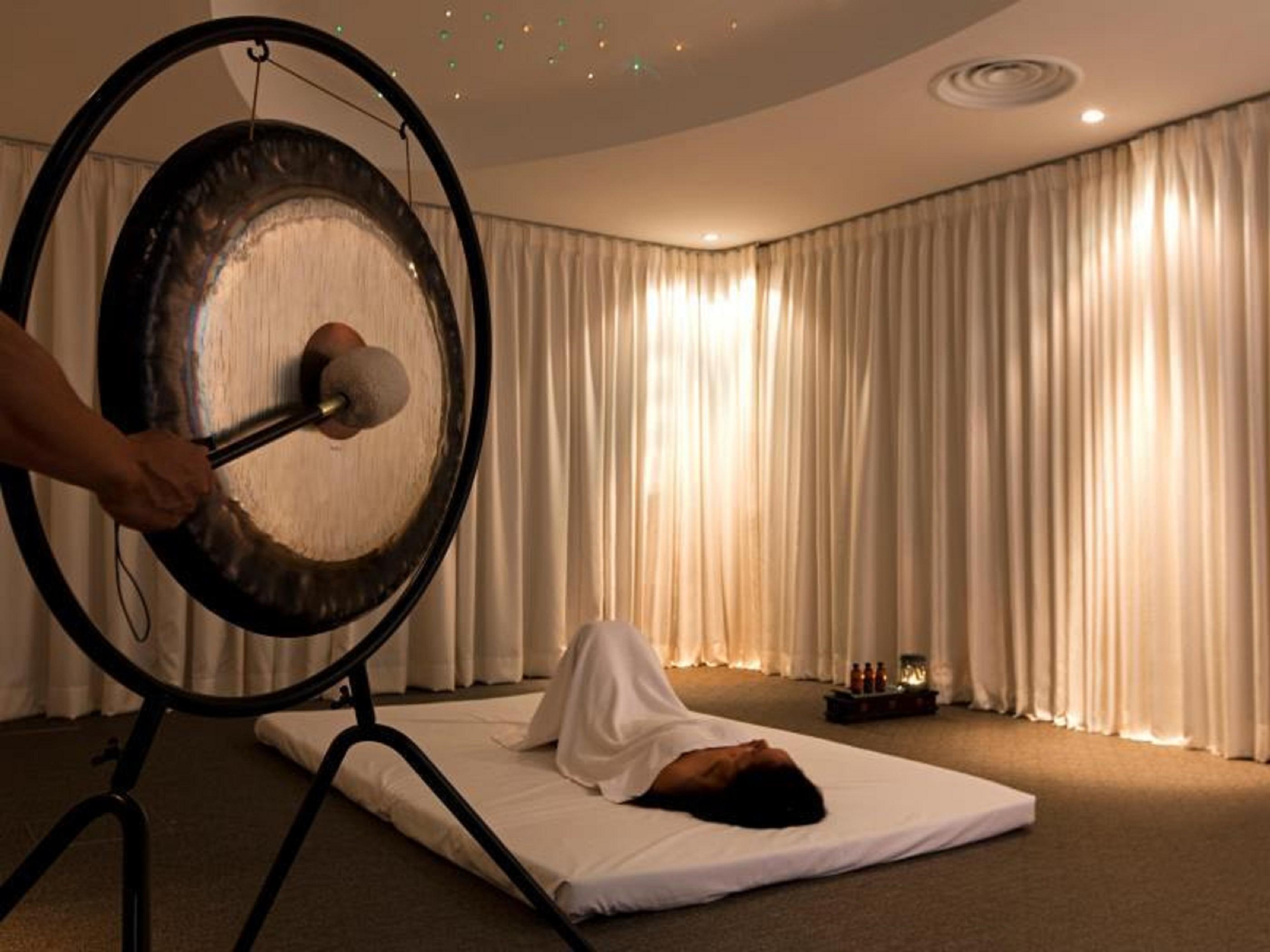 The Ritz-Carlton, Kuala Lumpur Hotel Exterior foto Gong therapy