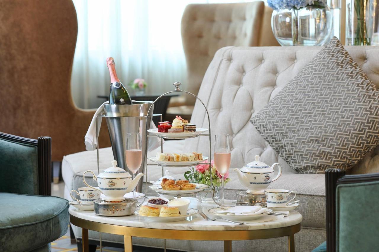 The Ritz-Carlton, Kuala Lumpur Hotel Exterior foto Afternoon tea at the Mandarin Oriental, London