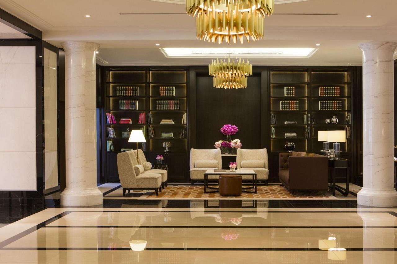 The Ritz-Carlton, Kuala Lumpur Hotel Exterior foto The Library at The Ritz-Carlton, Dubai