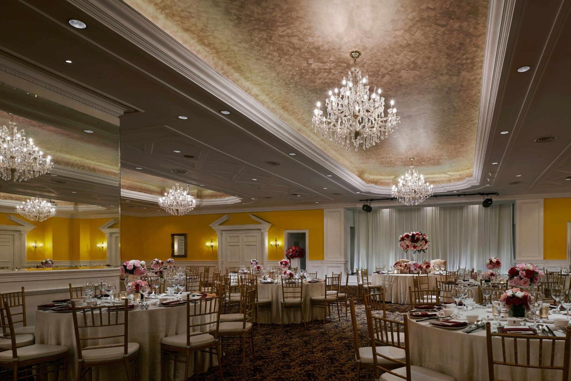 The Ritz-Carlton, Kuala Lumpur Hotel Exterior foto The ballroom at the 2012 New York Society for Ethical Culture Gala