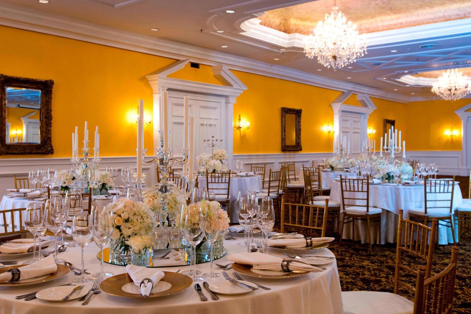 The Ritz-Carlton, Kuala Lumpur Hotel Exterior foto The ballroom at the Garden City Hotel