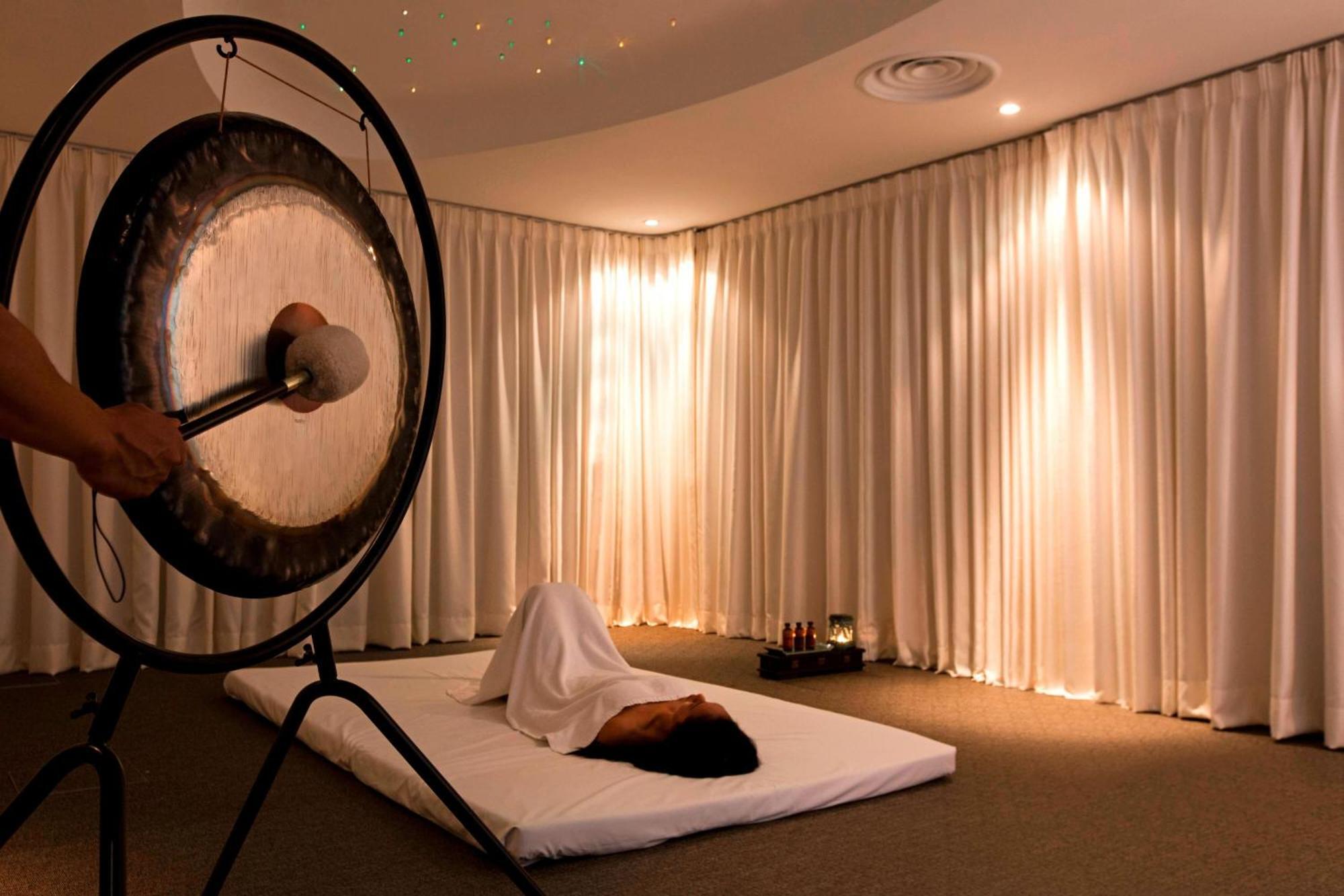 The Ritz-Carlton, Kuala Lumpur Hotel Exterior foto Gong therapy